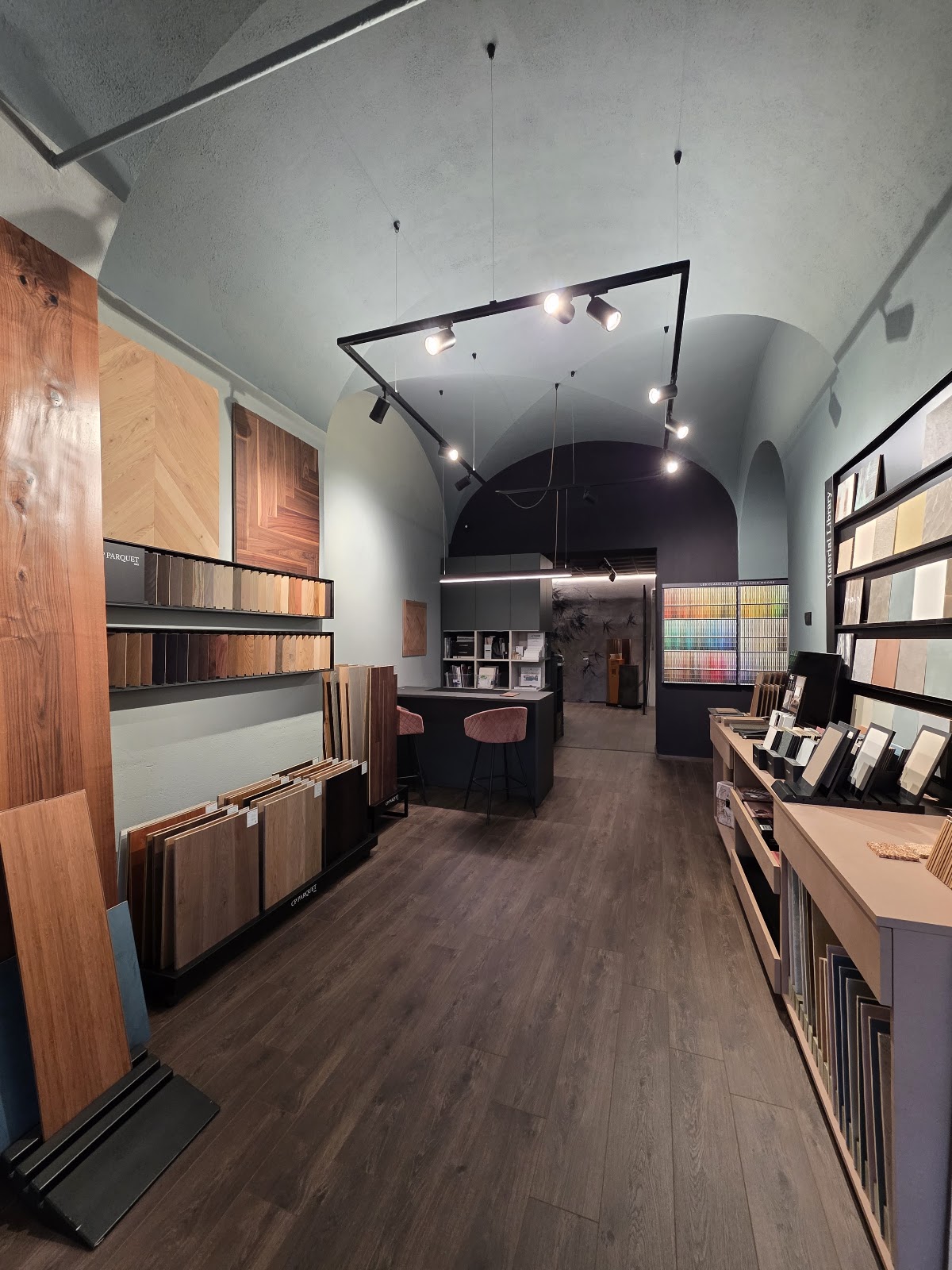 Interno dello showroom Materia a Lavagna